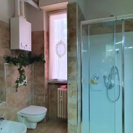 Spacious In With Bubble Bath Daire