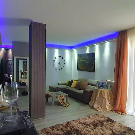 Spacious In With Bubble Bath Daire Luino