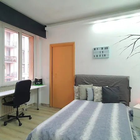 Spacious In With Bubble Bath Apartman