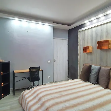 Spacious In With Bubble Bath *